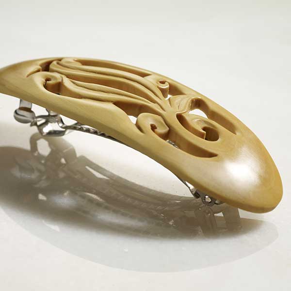 Barrette arabesque encadrée  buis japonais　ovale　A